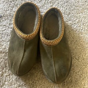 Ugg Tasman Slipper Burnt Olive size women’s 9